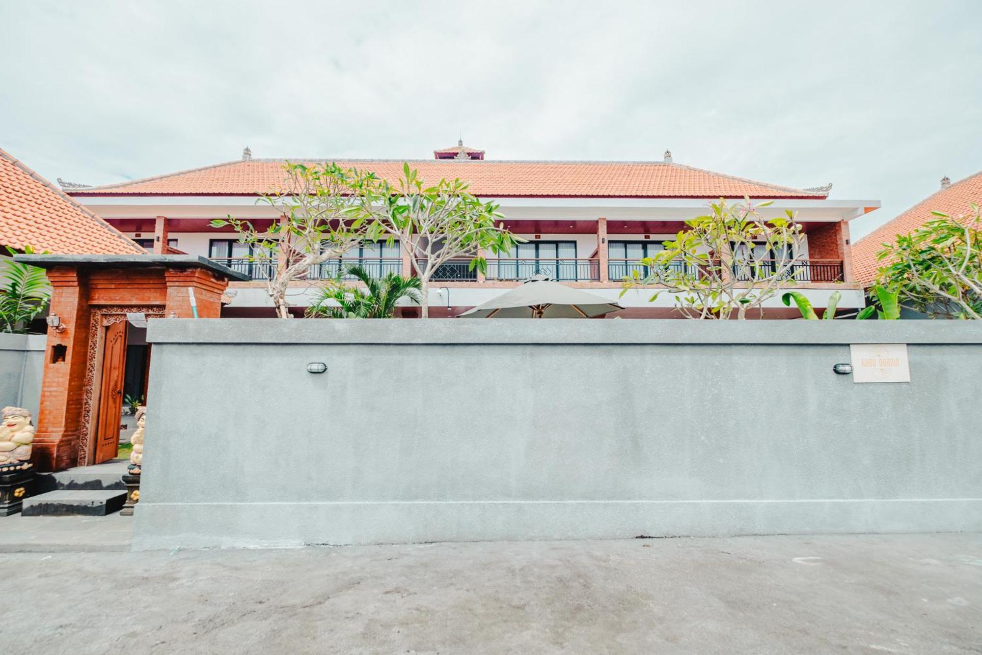 Kubu Dangin Kerobokan Wisma tamu *